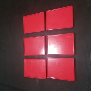 Red mini tray.